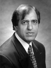 Fil:Akhtar Hussain (1955-).jpg