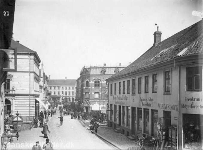 Fil:Frederiksgade (Hans Andersen Ebbesen) 1907.jpg