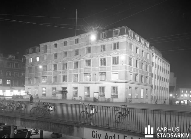Fil:Skt Clemens Torv 10. Jydsk Telefons adminstrationsbygning.jpg