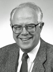 Fil:Hans Schiøtt (1938-).jpg