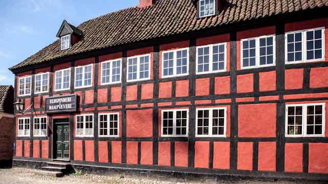 Fil:Væveriet i Den Gamle By.jpg