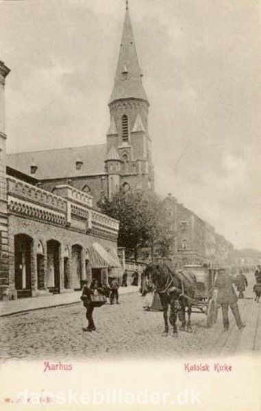Fil:Katolsk Vor Frue kirke 1902.jpg