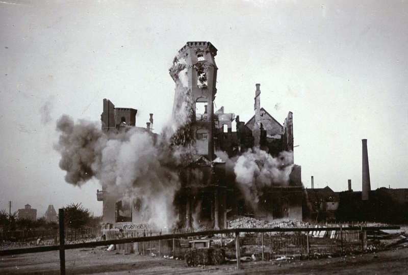 Fil:Mejlborg under beskydning.jpg
