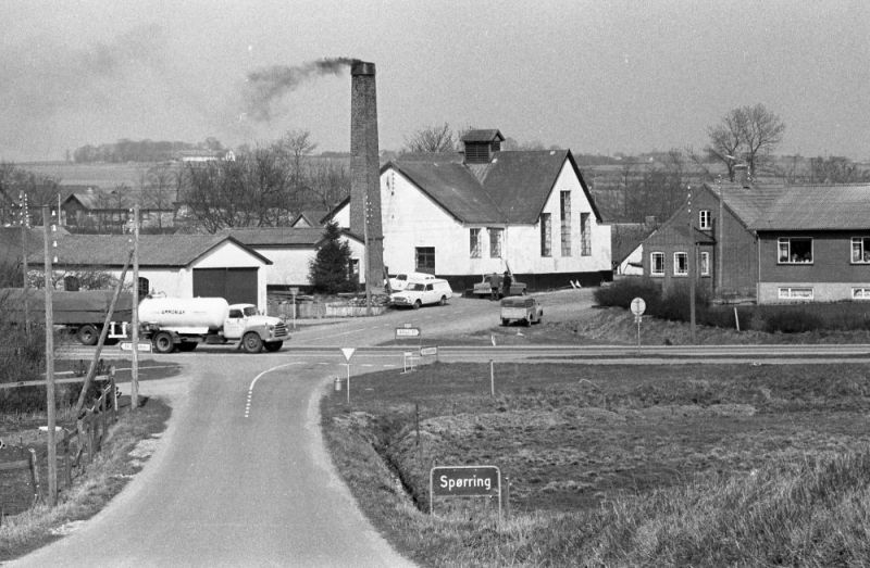 Fil:Spørring gummifabrik.jpg