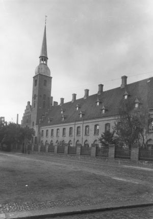 Vor frue kirke ca 1905 dgb.jpg
