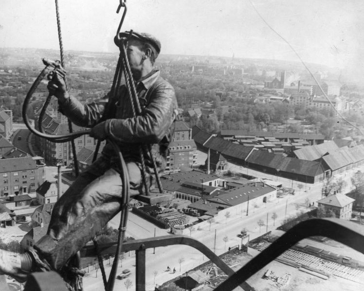 Fil:Vesterbro Traelasthandel 1936 udsigt fra gasbeholder paa dollerupvej.jpg