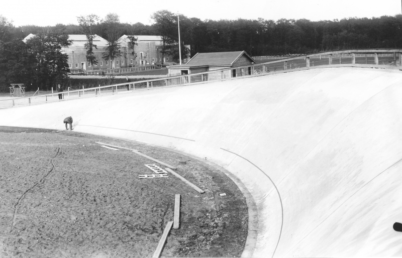 Fil:Aarhus cyklebane 1920 01.jpg