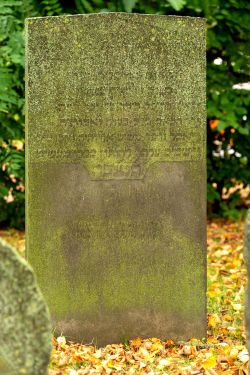 Gravsten Viggoline Levin.jpg