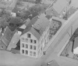 Vejlbyhus 1956 H07562 038b Sylvest Jensen Luftfoto.jpg