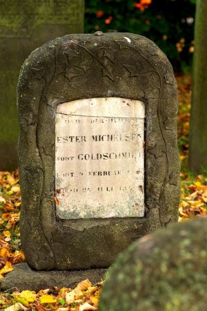 Ester Michelsen.jpg