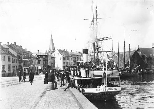 Skovbåden Marselisborg 1909.jpg