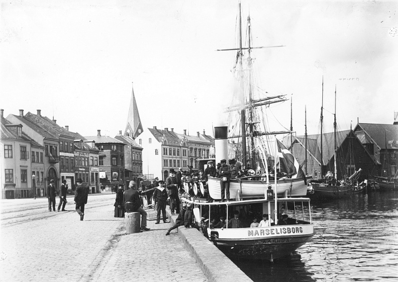 Fil:Skovbåden Marselisborg 1909.jpg