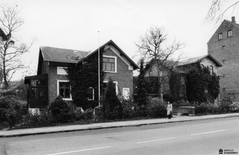 Fil:Kaserneboulevarden 23, 25. Poul Pedersen..jpg
