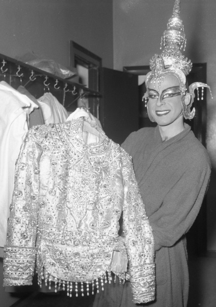 Fil:Frankie Sawers, Holiday on Ice, Børge Venge 1957.jpg