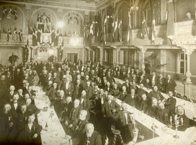 20.bataljon i Den folkelige Forsamlingsbygning 1910.jpg