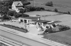 H13766 018 Tankstationen i Lisbjerg Sylvest Jensen Luftfoto.jpg