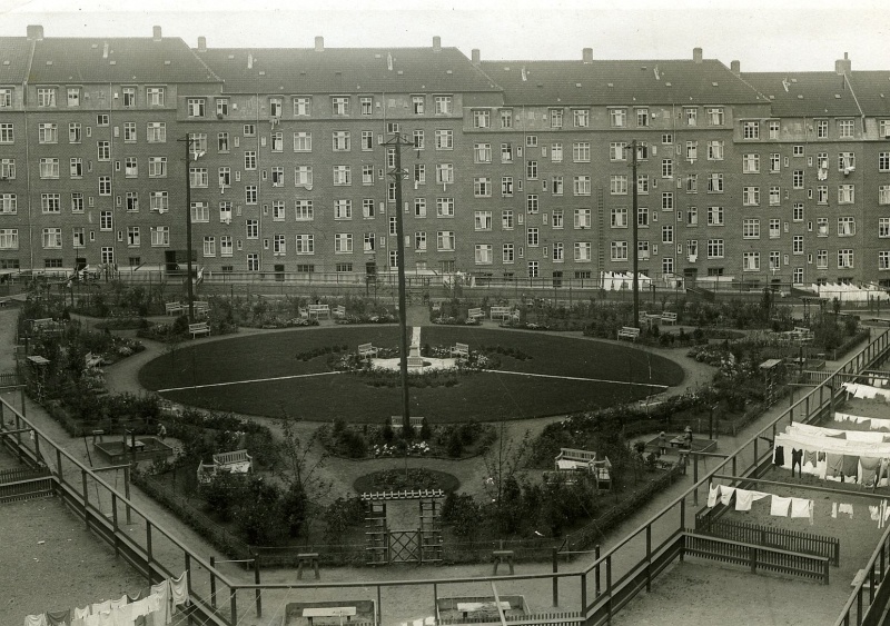 Fil:Teglgården, E.A. Ebbesen 1928.jpg