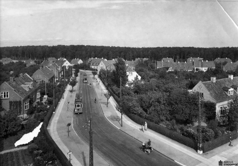 Fil:Skovbakken på marienlunds alle.jpg