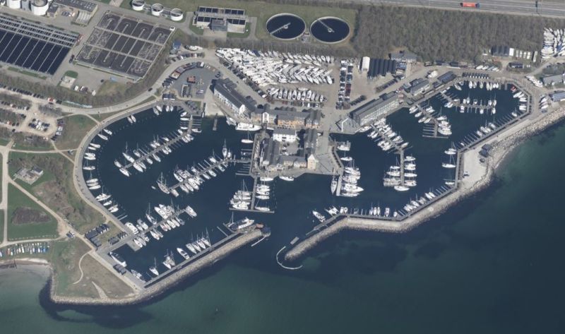 Fil:SDFI skraafotos Marselisborg Lystbådehavn 2023.JPG