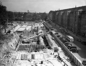 Rådhuset under opførse, 1939, Åge Fredslund Andersen.jpg