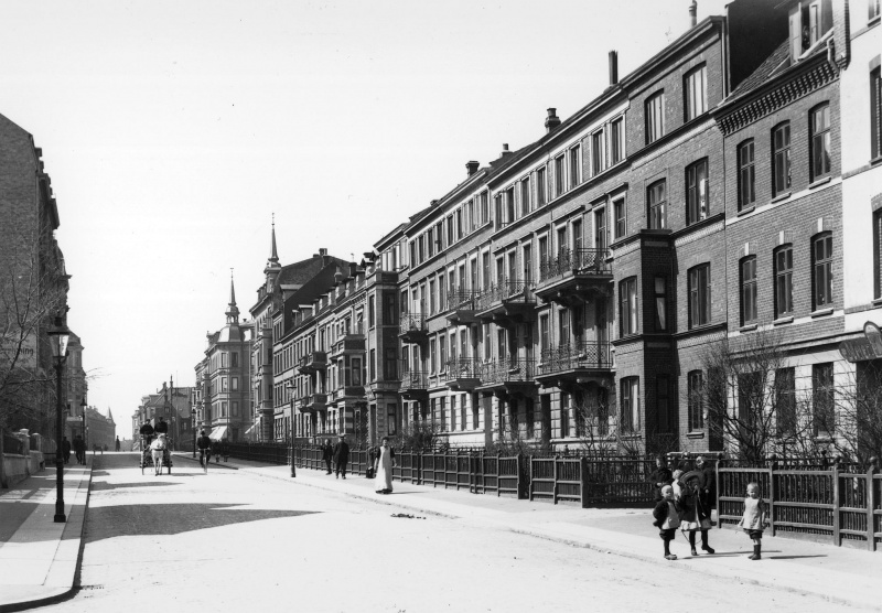 Fil:Skt. Pauls Gade 1909, ukendt fotograf.jpg