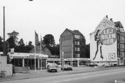Vestergaards tæppe center, Skovvejen 15-17.jpg