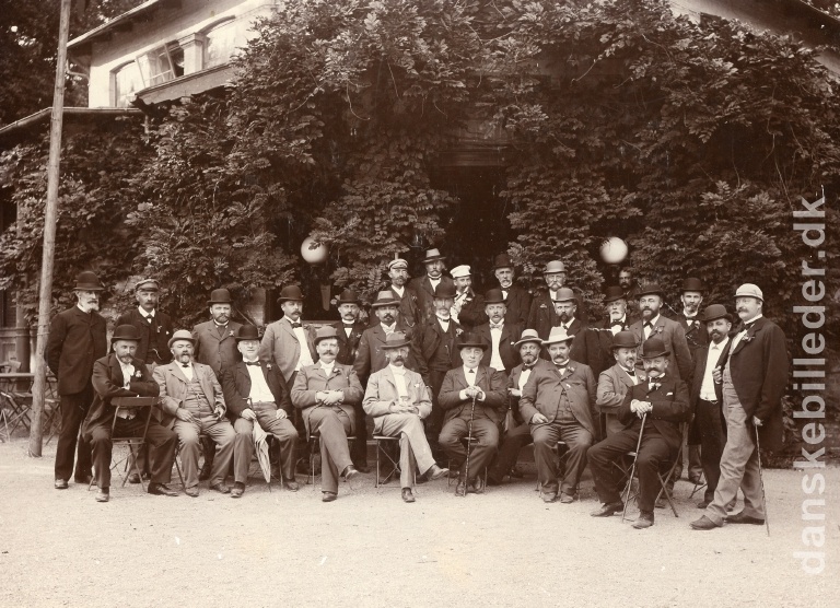 Fil:Århus Byråd ca. 1899.jpg