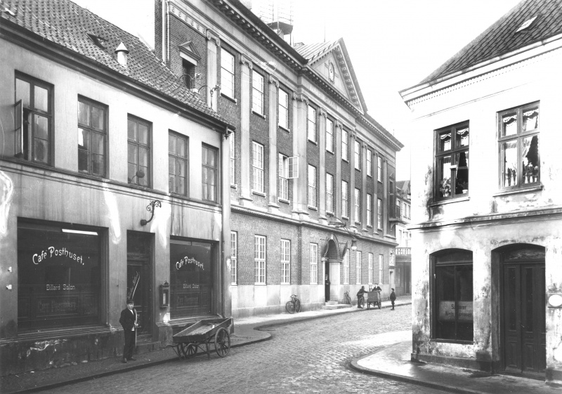 Fil:Kannikegade ca 1905.jpg