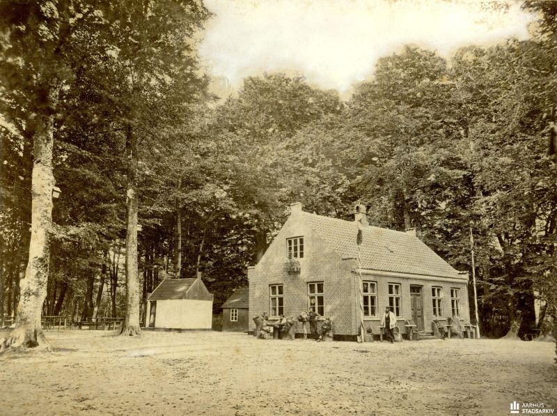 Fil:000143438 l Aarhus Borgerlige Skydeselskab Ferdinandspladsen.jpg