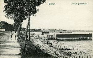 B775100-CD0468-123918.jpg