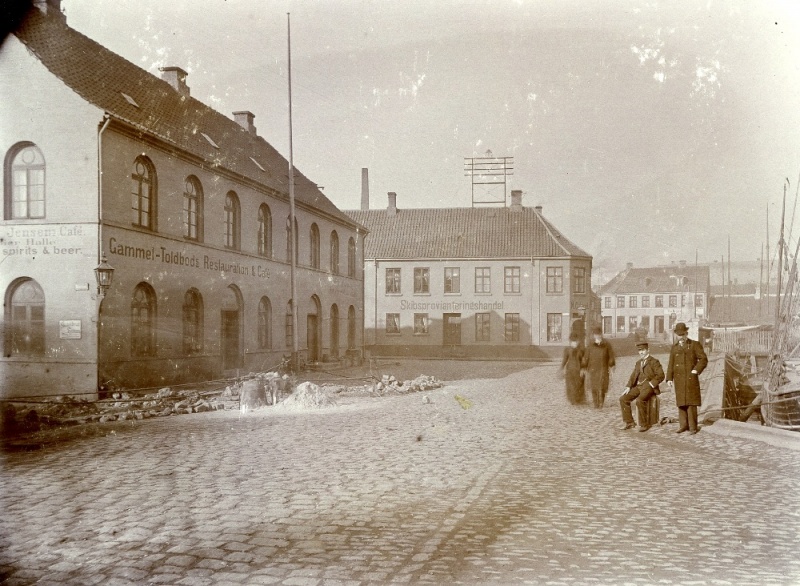 Fil:Toldbygningen1838-1869-2.jpg