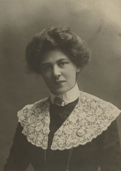 Fil:Dagmar Wilhemine Petersen (1868-1951).jpg