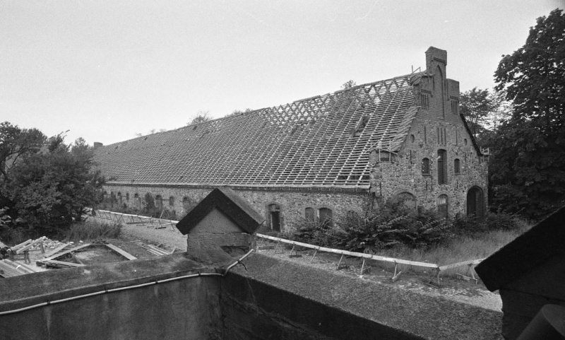 Fil:Vilhelmsborg avlsbygning 1975 Børge Venge.jpg