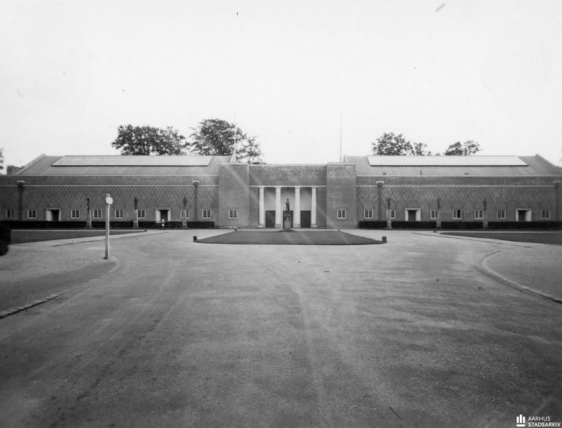 Fil:Aarhus Idraetspark 1920 stadsingenioerens kontor.jpg