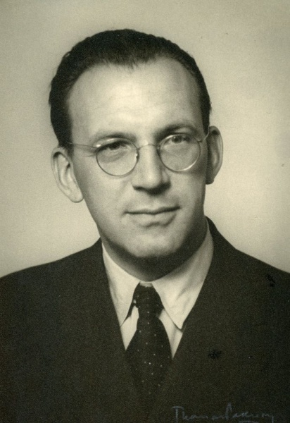 Fil:H.M. Thamdrup, foto Thomas Pedersen, 1941.jpg