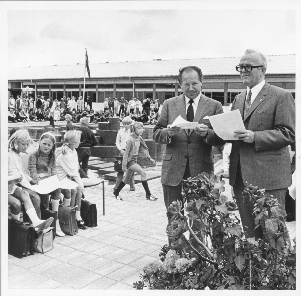Fil:Skæring Skole 1971.jpg
