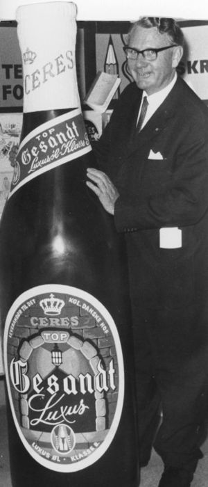 Vagn Klæbel Gesandt-øl 1961.jpg
