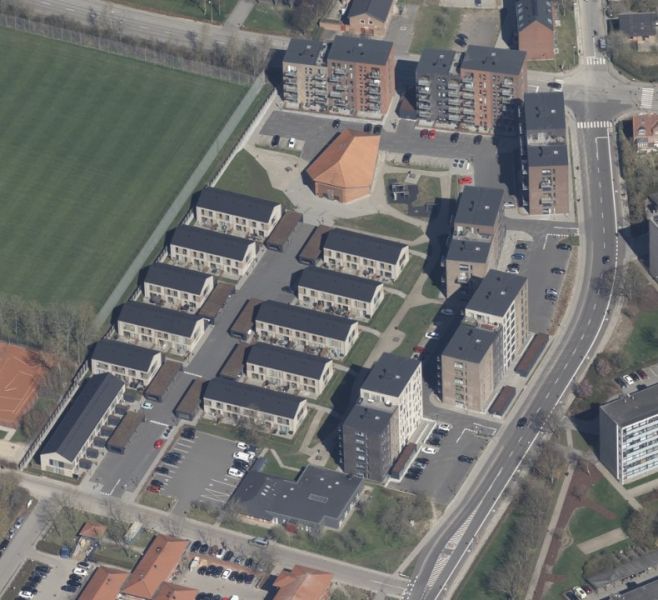 Fil:Risskov Husene 2023 luftfoto skraafoto klimadatastyrelsen.jpg