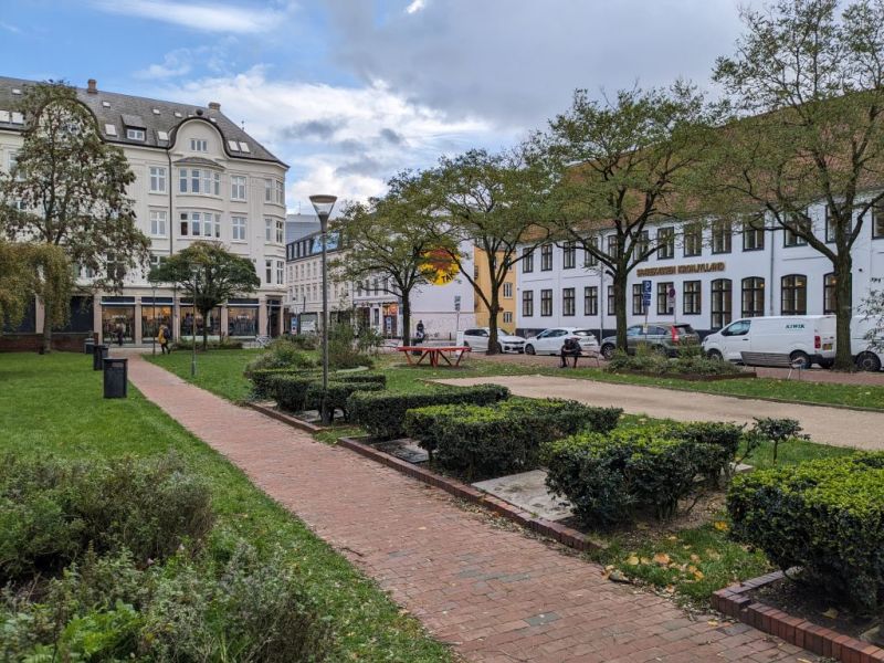 Fil:Fruekirkeplads.jpg