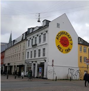 Atomkraft nej tak logo Vestergade.jpg