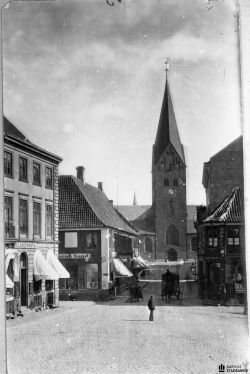 Lille Torv Domkirken 1880.jpg
