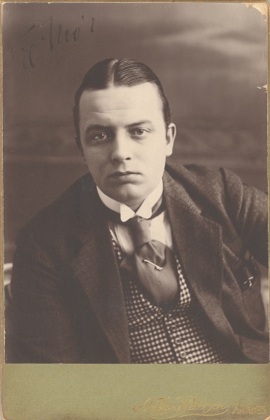 Fil:Louis C. Andersen, ca. 1915.jpg