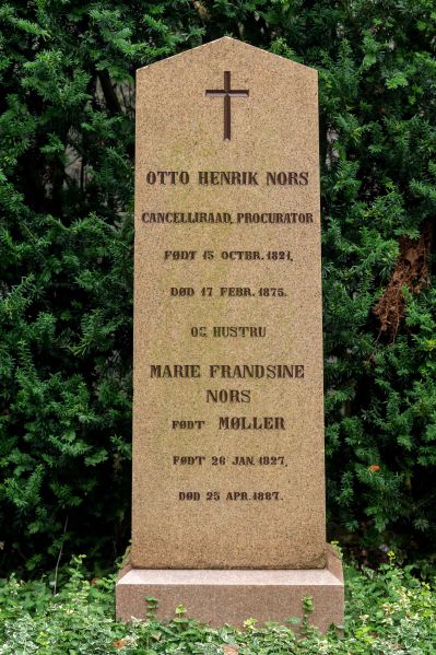 Fil:Gravsten Otto Henrik Nors.jpg