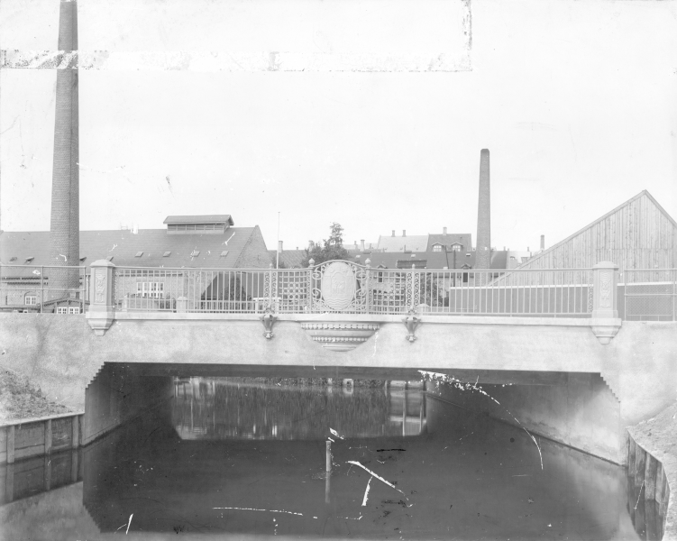 Fil:Smedensbro 1 juli 1911 Michele Alessio Caprani.png