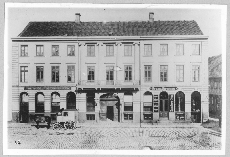 Fil:Lille Torv 2, 1900, ukendt fotograf.jpg