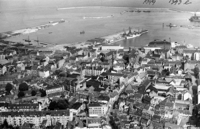 Fil:Luftfoto over Aarhus og Nordhavnen.jpg