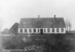 Ravnholt Skole (Ukendt) 1900.jpg