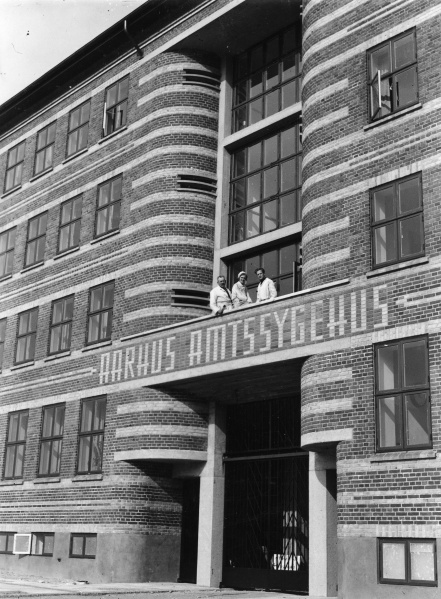 Fil:Aarhus Amtssygehus 1935, Fredslund Andersen.jpg