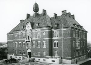 Ting og arretshuset, 1906, ukendt fotograf.jpg