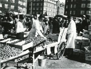 Torvedag på Ingerslevs Plads.jpg